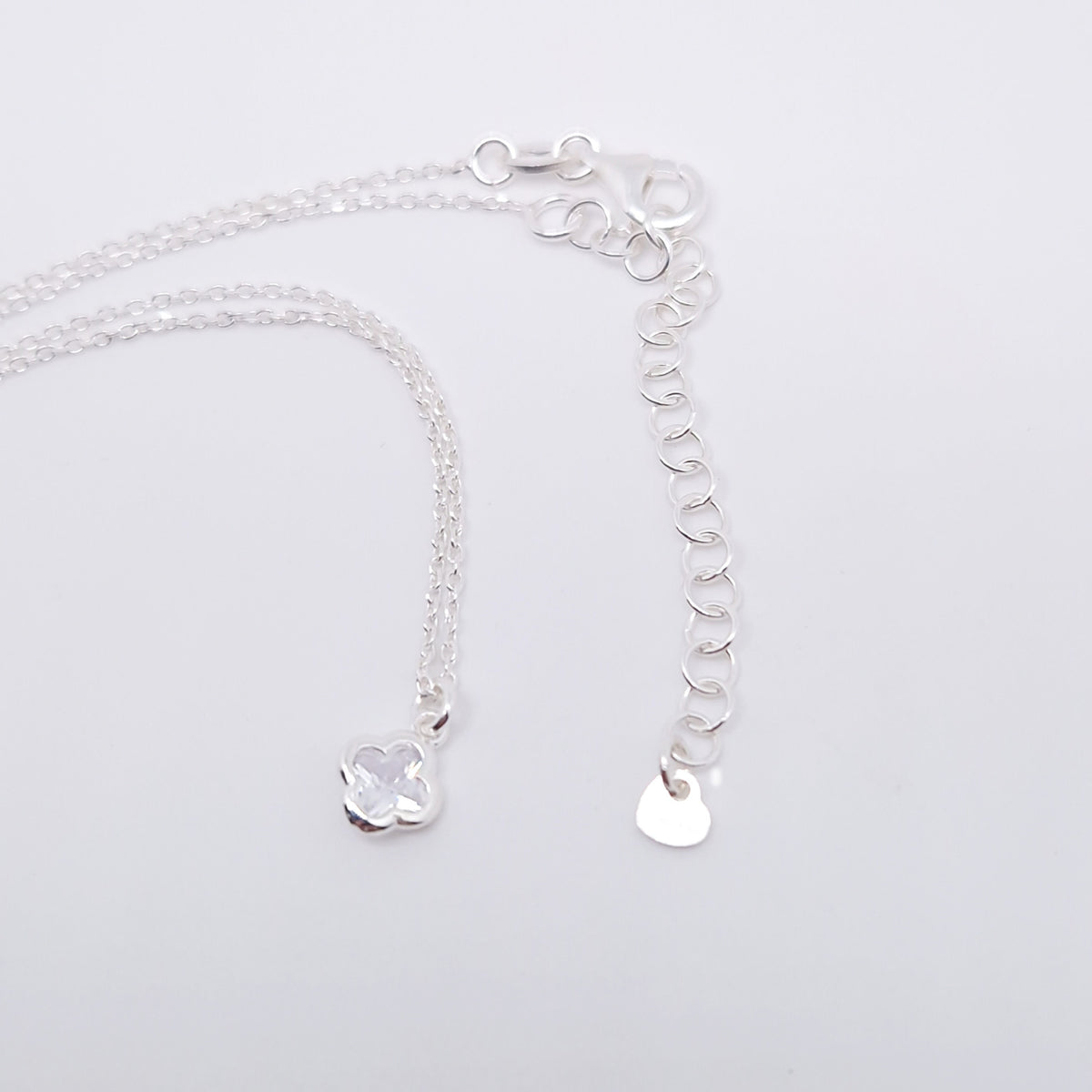 Halskette kleine Kristallblume 925 Silber Zirkonia Kristalltropfen