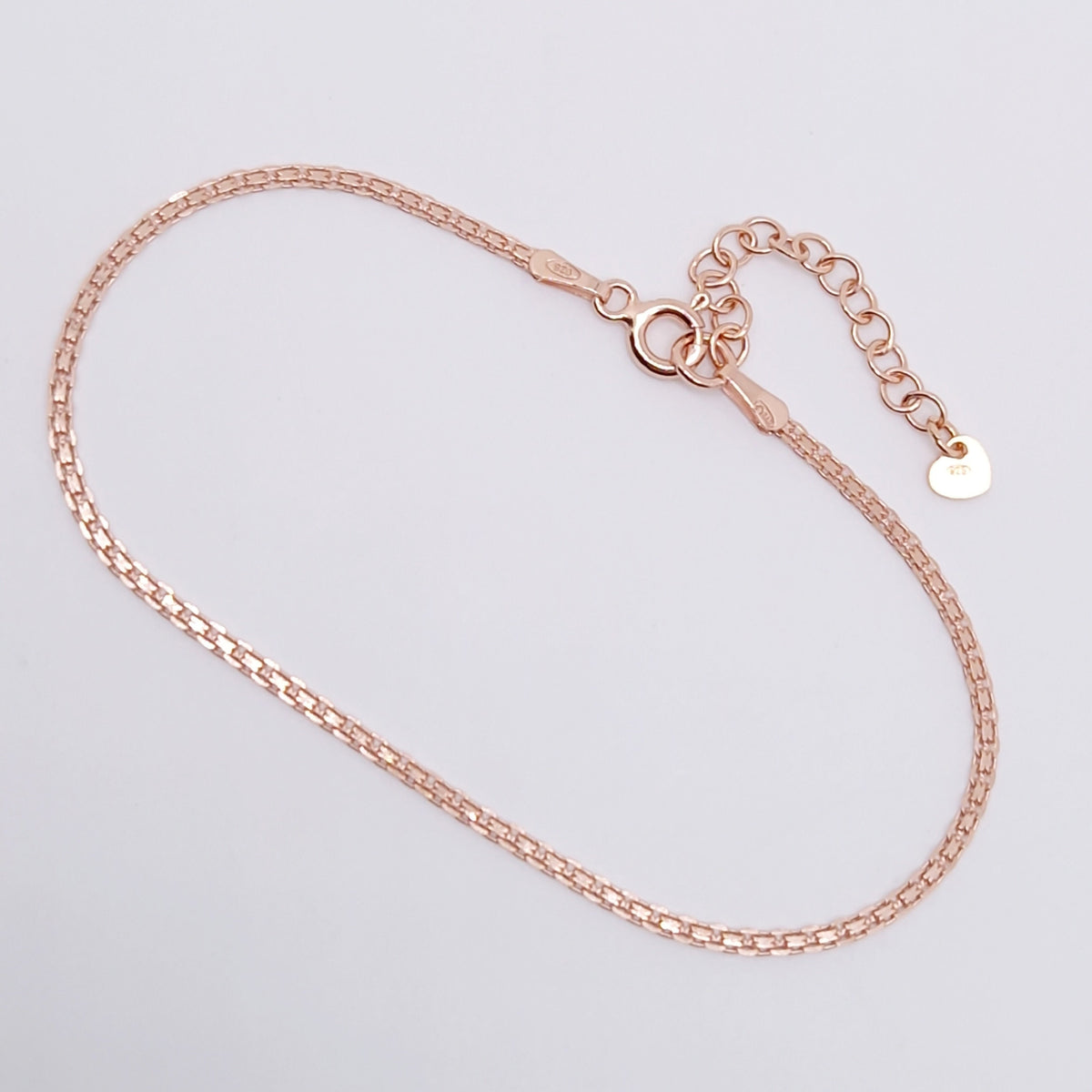 zartes Roségold Armband in der Machart Gliederkette Mesh mit Verlängerungerungskettchen