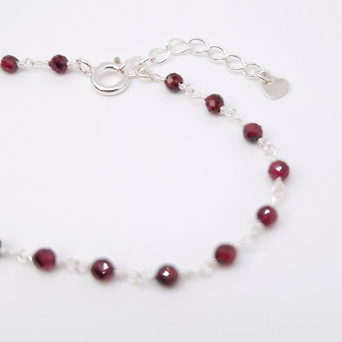 Armband Rhodolit 925 Silber Natursteinperlen facettiert rot bordeaux Edelstein