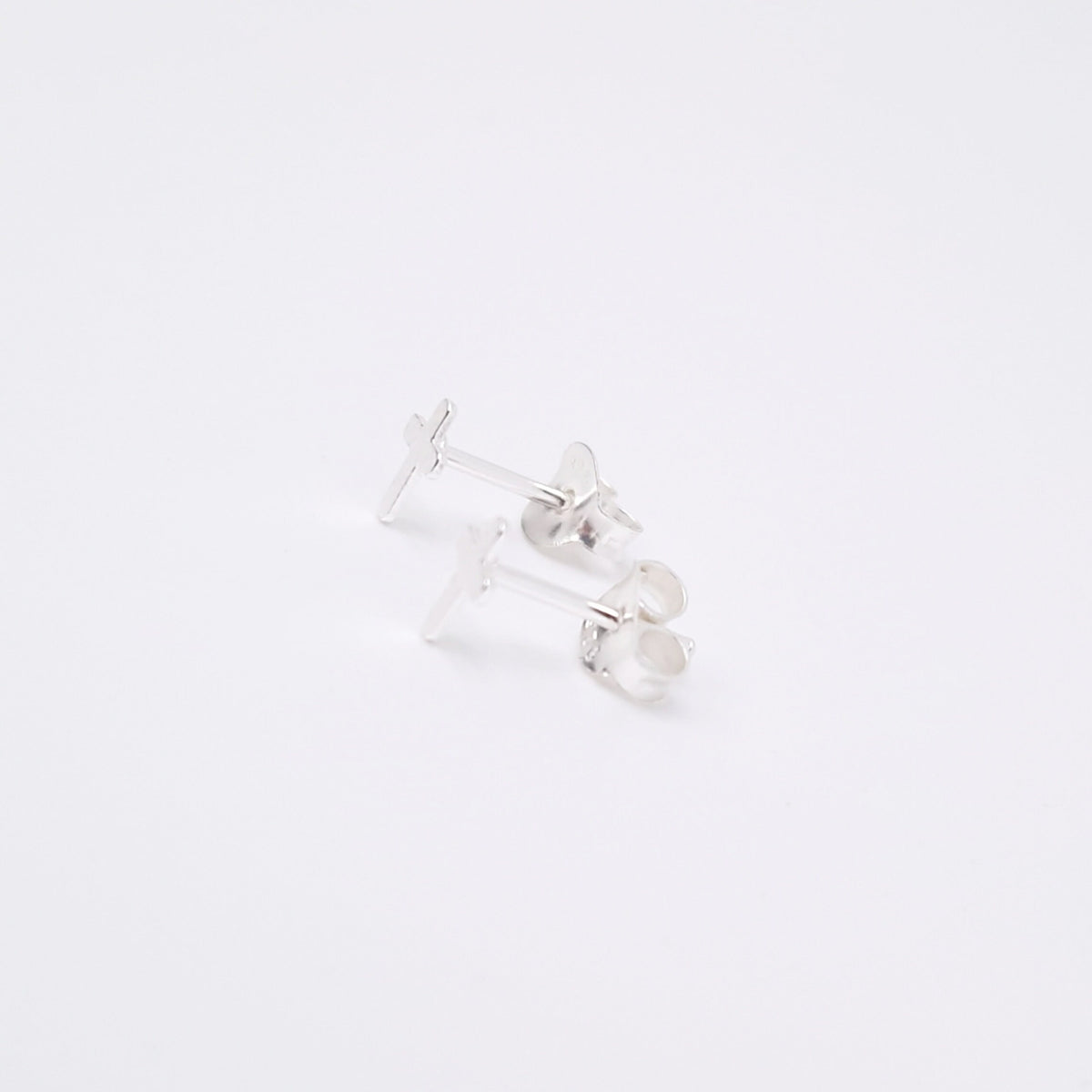 Ohrstecker Mini-Kreuz 925 Silber Ohrringe zart klein