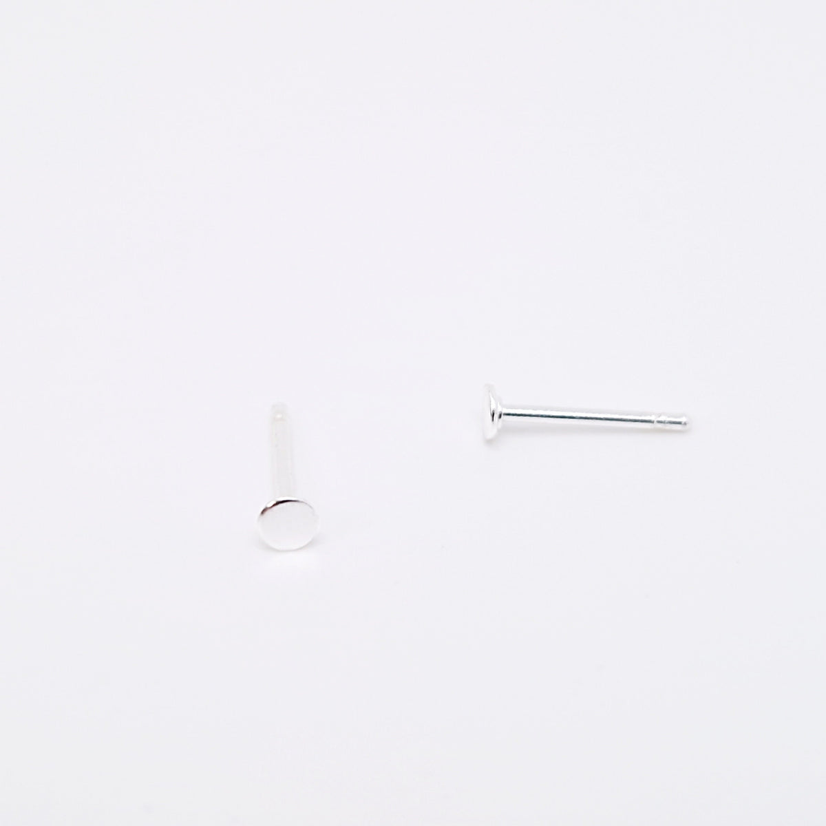 Ohrstecker klein rund 925 Silber flache Plättchen Ohrringe zart 2,5 mm