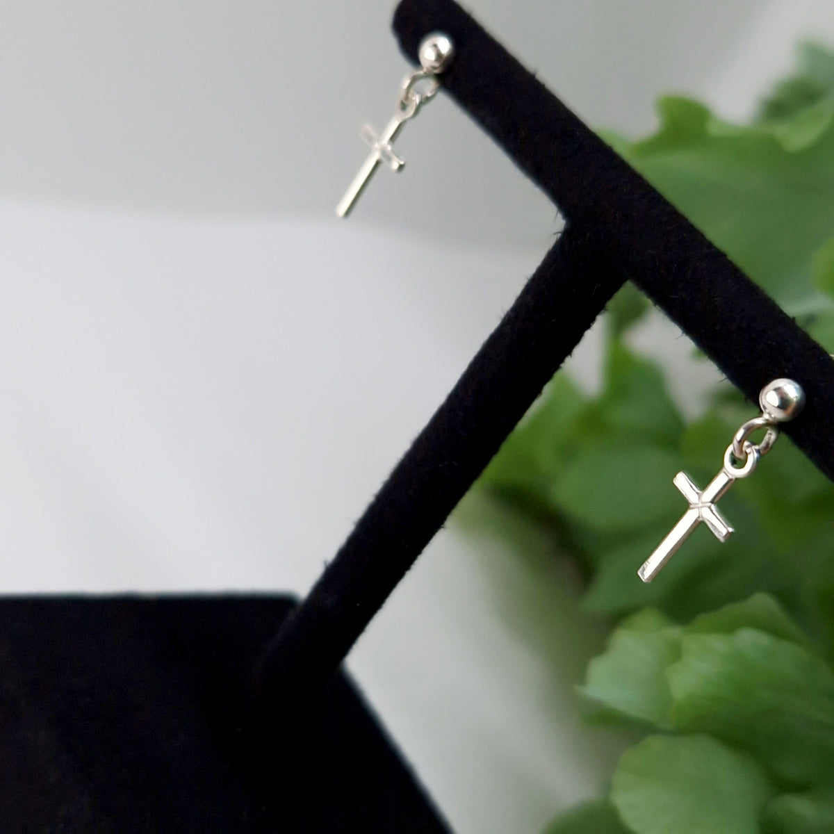 Ohrstecker kleine zarte Kreuze hängend 925 Silber