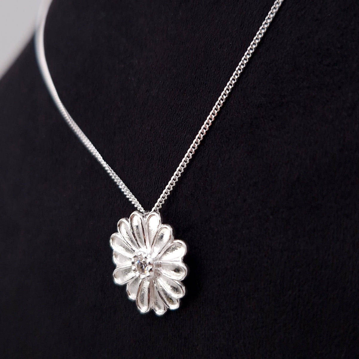 Halskette große Margerite 925 Silber Zirkonia Blume Anhänger