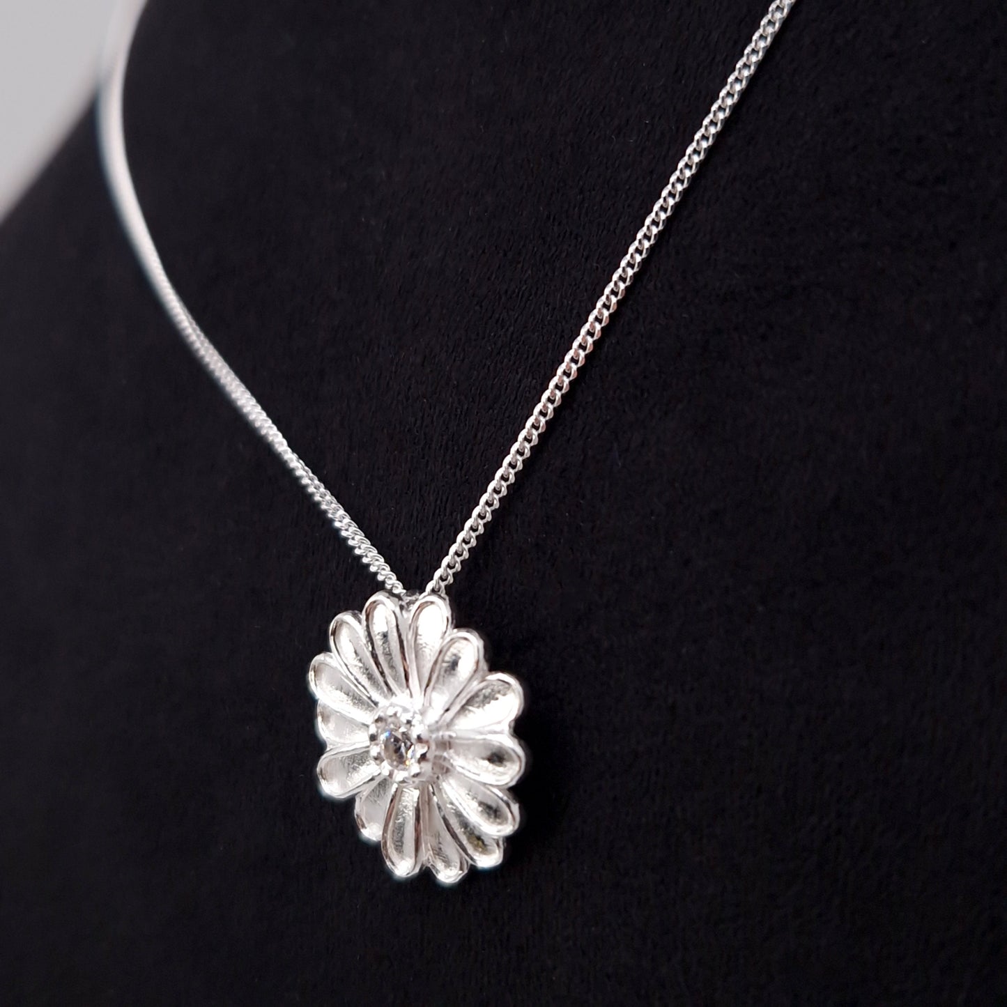 Halskette große Margerite 925 Silber Zirkonia Blume Anhänger