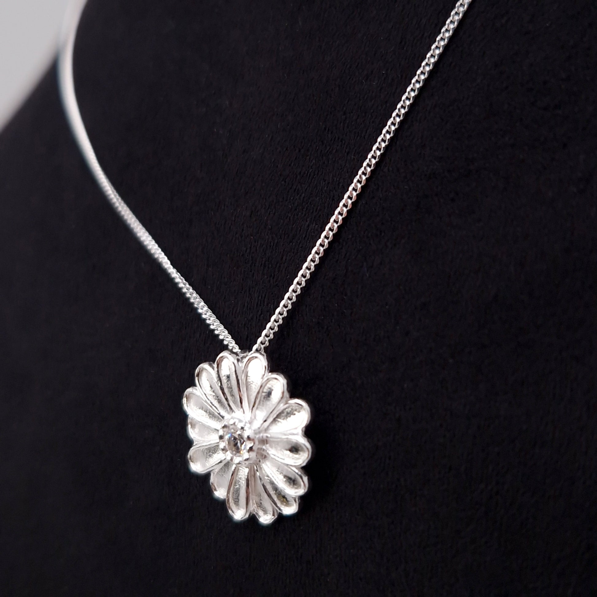 Halskette große Margerite 925 Silber Zirkonia Blume Anhänger