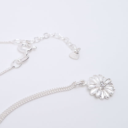 Halskette kleine Margerite 925 Silber Zirkonia Blumenanhänger