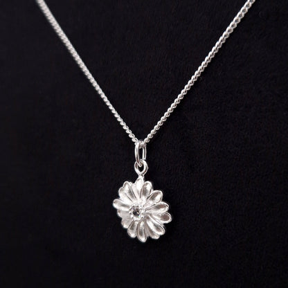 Halskette kleine Margerite 925 Silber Zirkonia Blumenanhänger