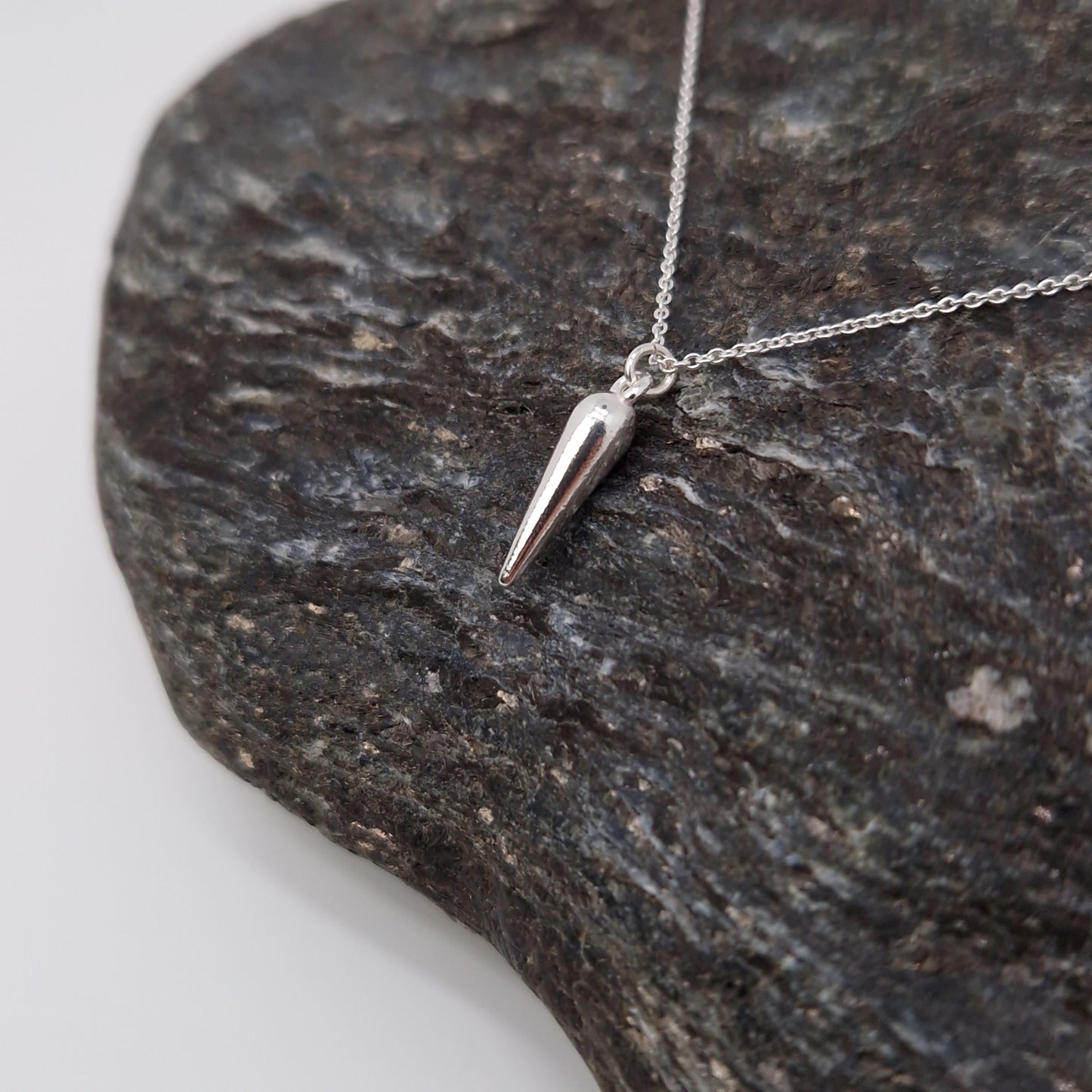 Halskette mit Spike Anhänger 925 Silber zarte Ankerkette