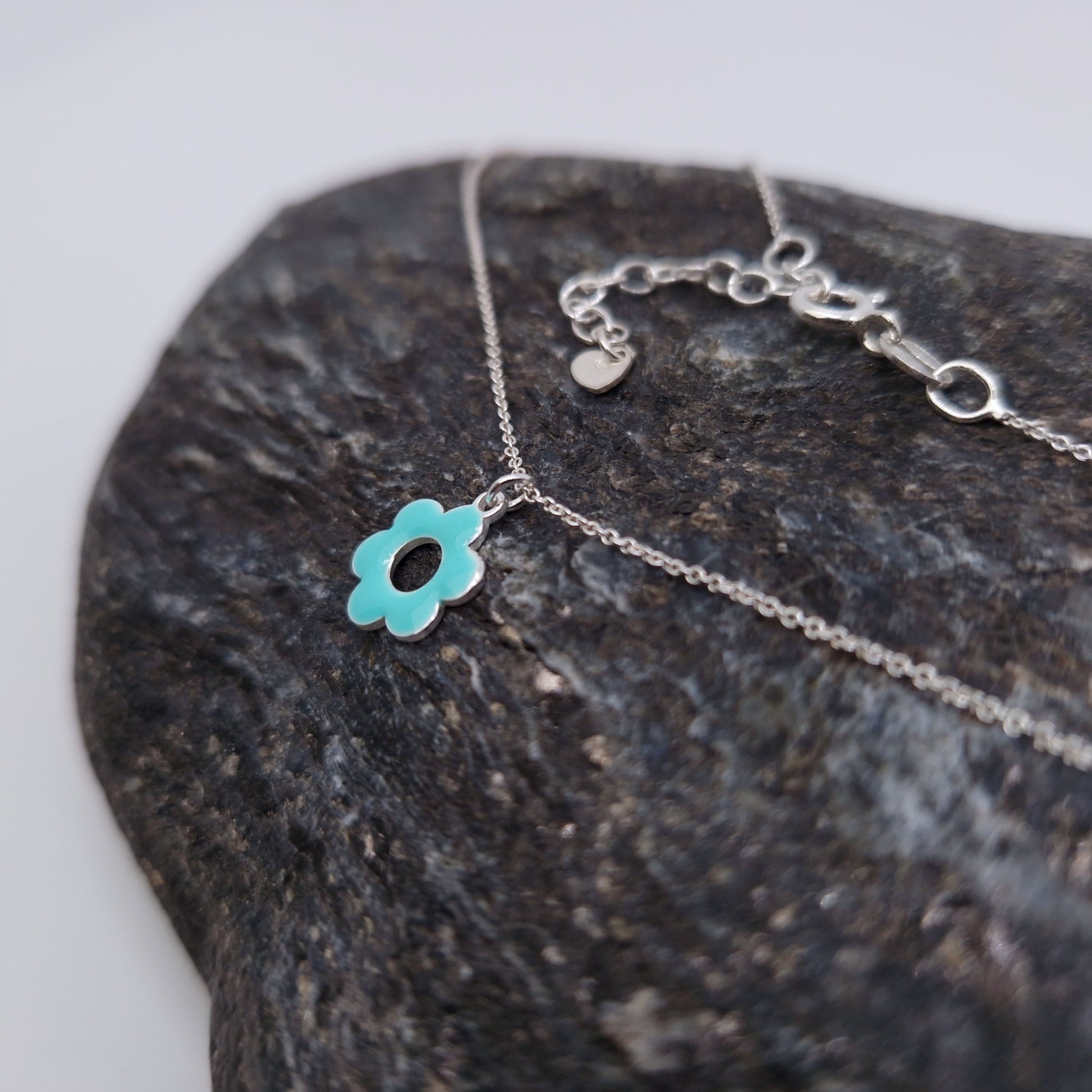 Halskette Emaille Blume 925 Silber, runde Blüte mit Loch, türkis
