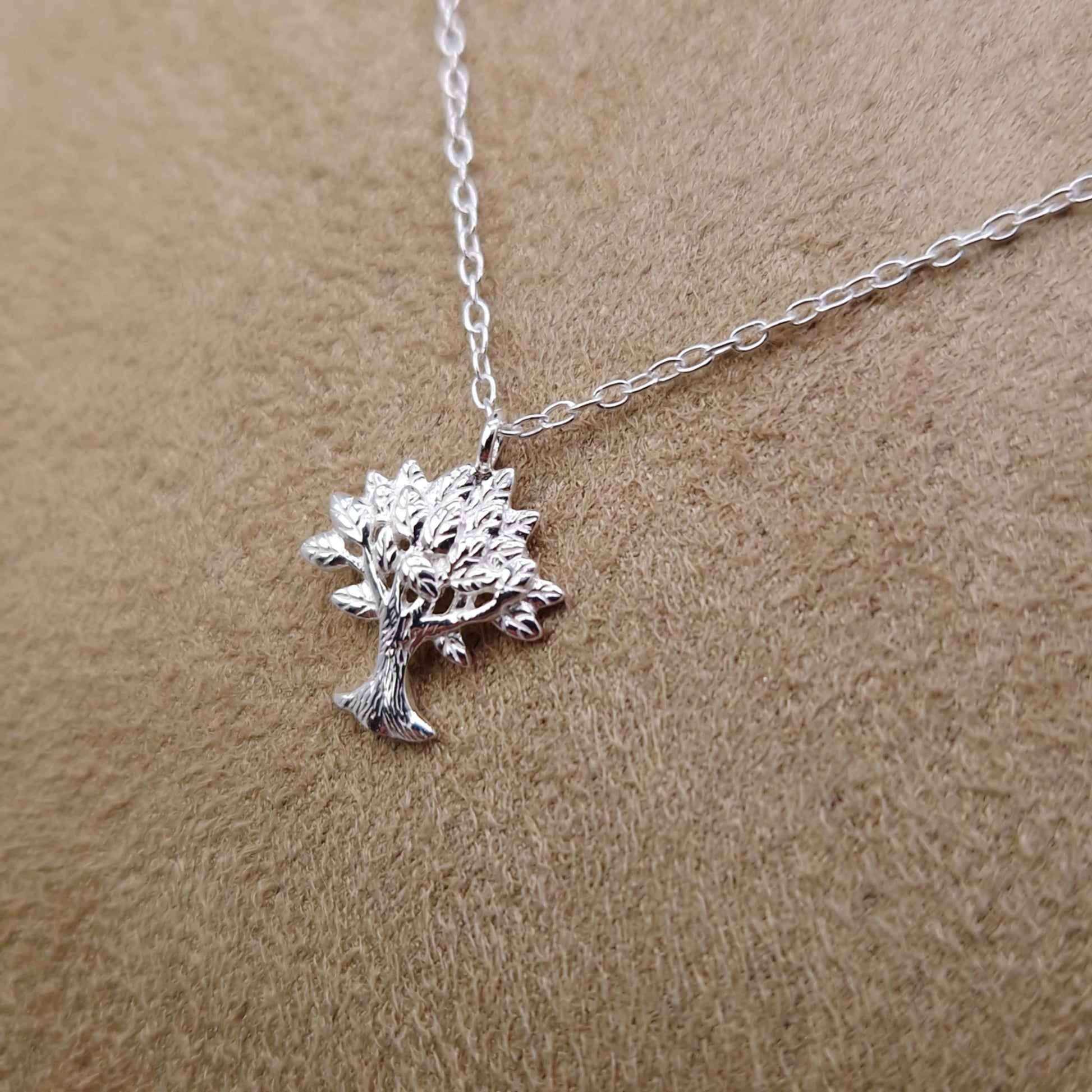 Halskette mit Lebensbaum 925 Silber zarte Ankerkette Layering