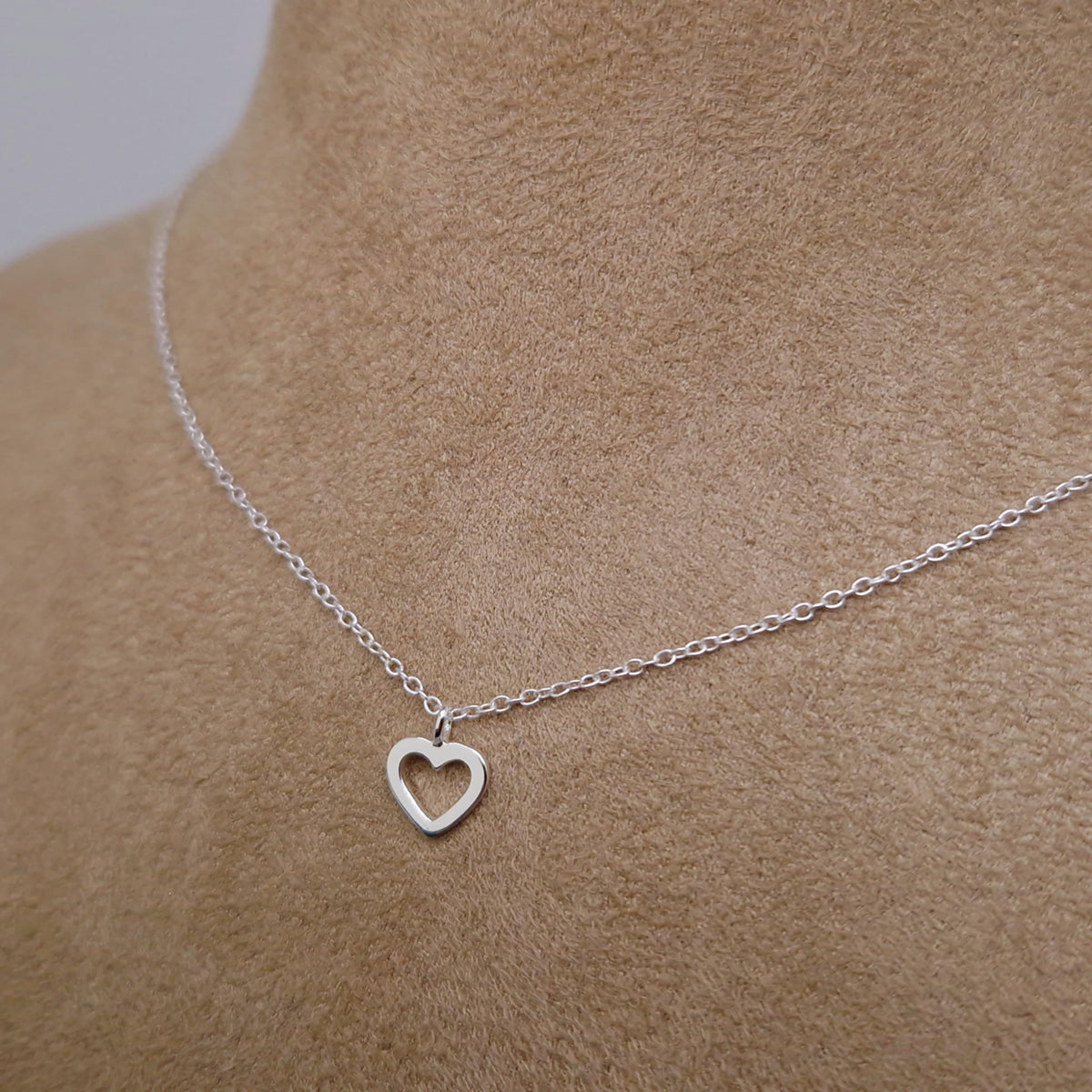 Halskette mit Herz hohl 925 Silber zarte Ankerkette Layering
