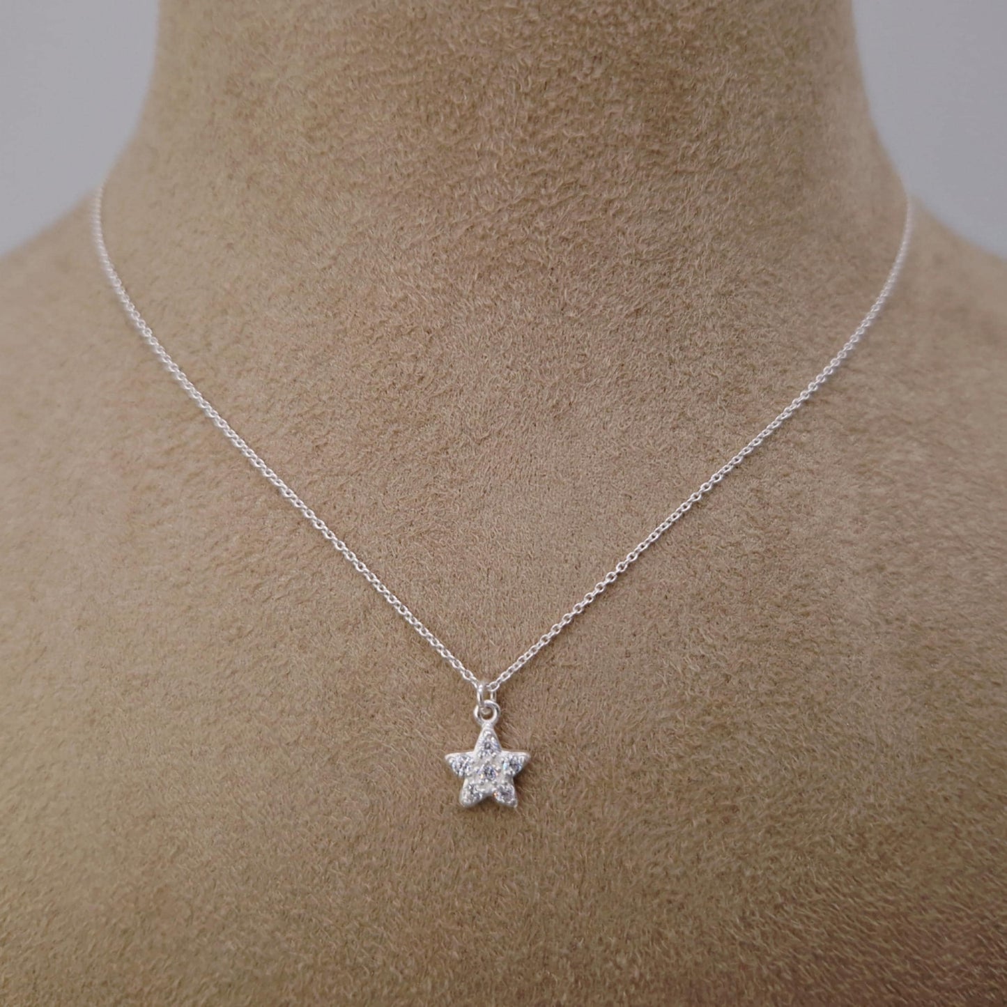 Halskette Mini Stern fünfzackig 925 Silber mit Zirkonia Kristallen