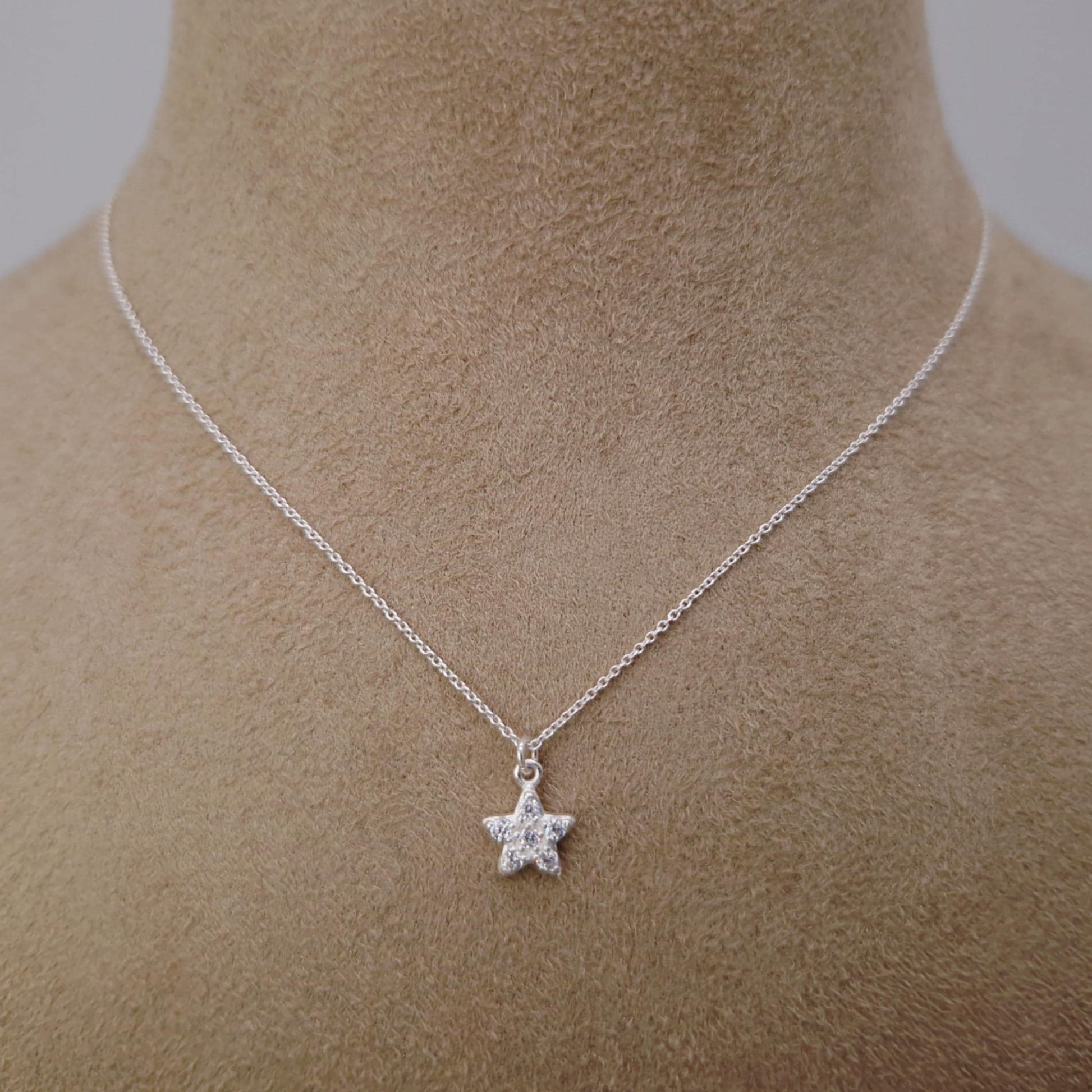 Halskette Mini Stern fünfzackig 925 Silber mit Zirkonia Kristallen