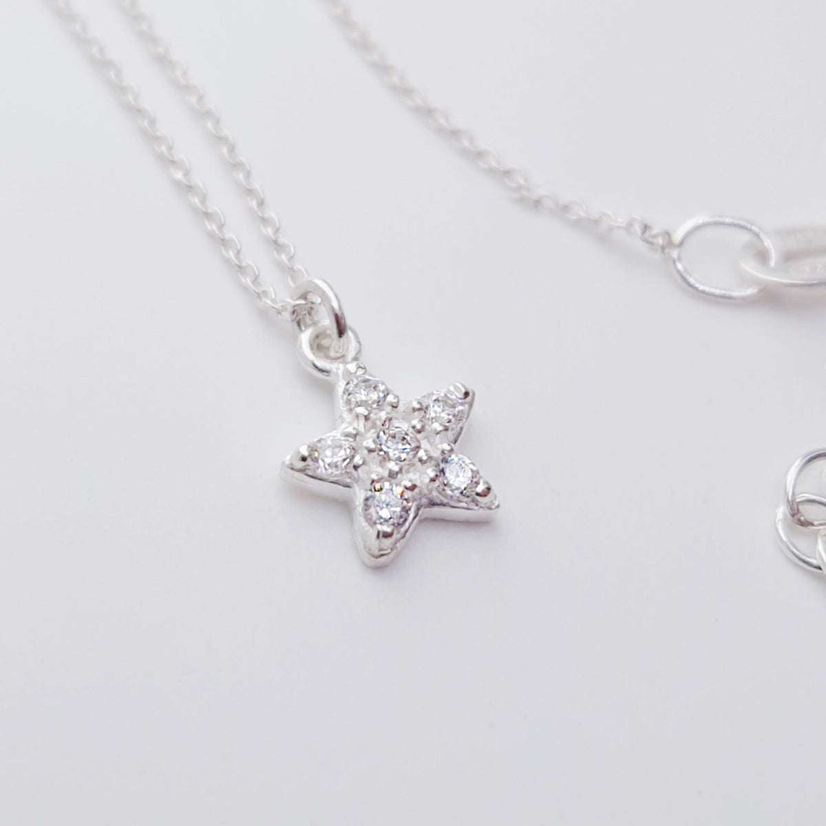 Halskette Mini Stern fünfzackig 925 Silber mit Zirkonia Kristallen