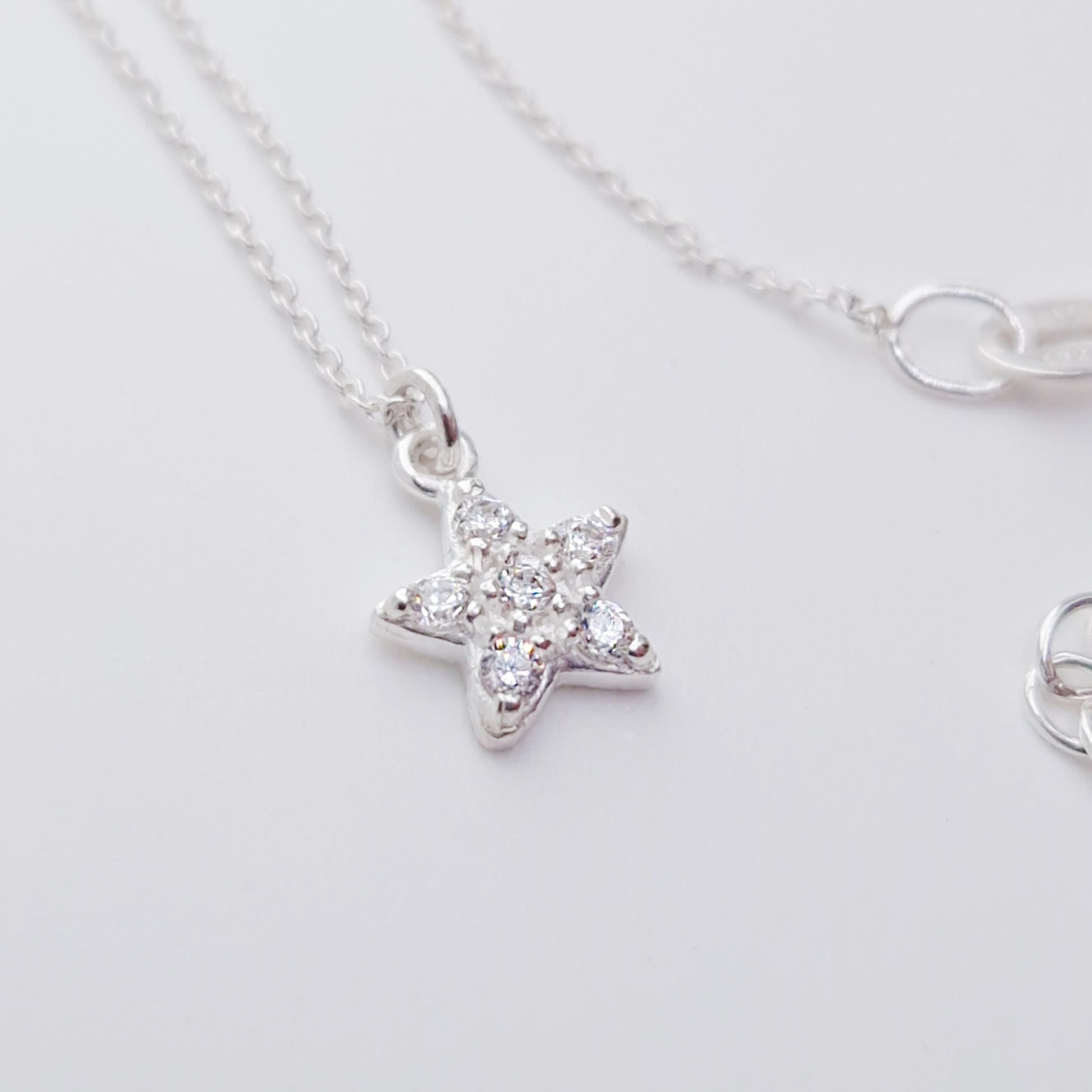 Halskette Mini Stern fünfzackig 925 Silber mit Zirkonia Kristallen