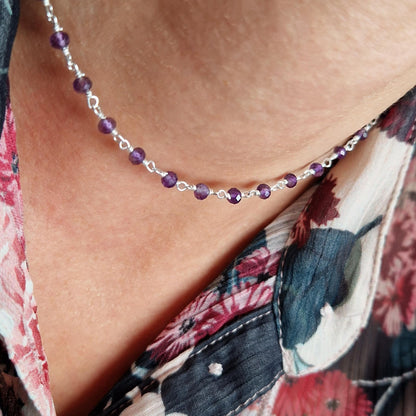 zarte  925 Silber Halskette mit lila facettierten Amethyst Perlen aus Naturstein