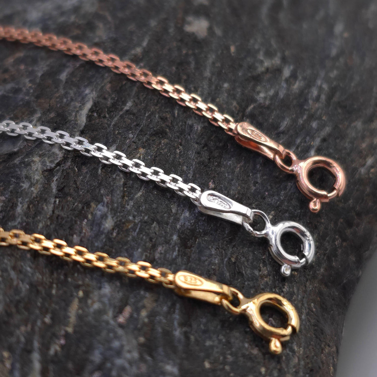 Armband Bismarck flach in 18K Gold, Roségold oder Silber, gewebte Glieder, Mesh, zart 2 mm breit