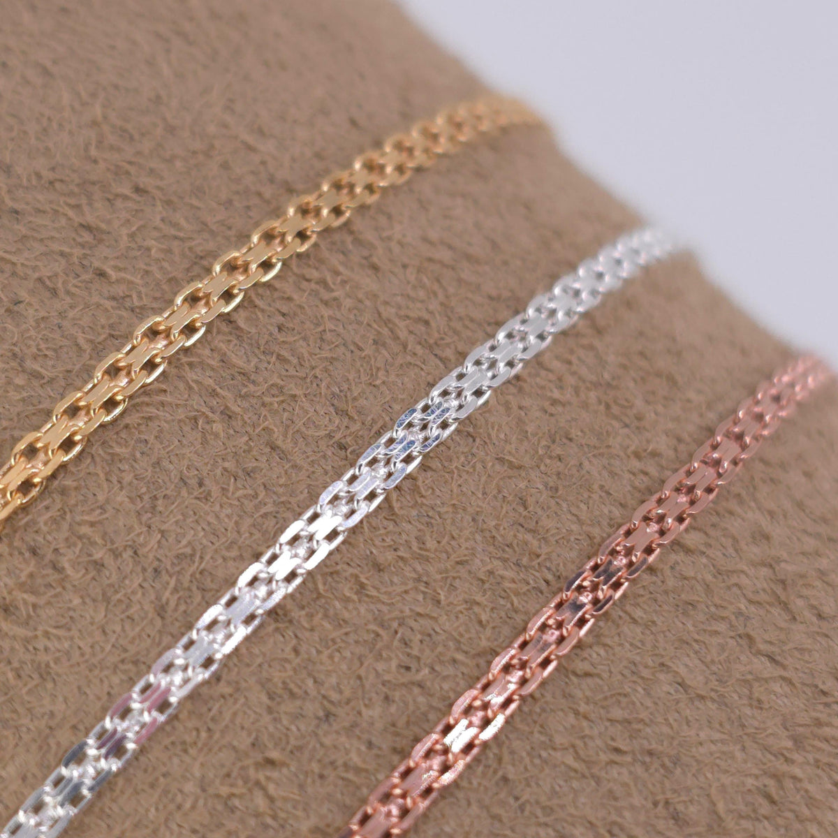Armband Bismarck flach in 18K Gold, Roségold oder Silber, gewebte Glieder, Mesh, zart 2 mm breit